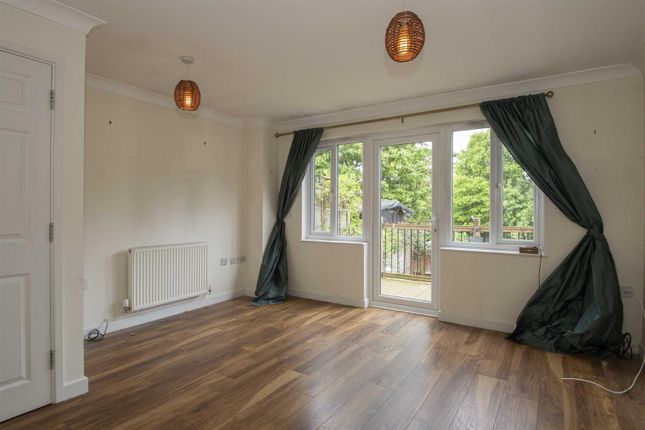 25, Holyhead Crescent, Milton Keynes photo 3