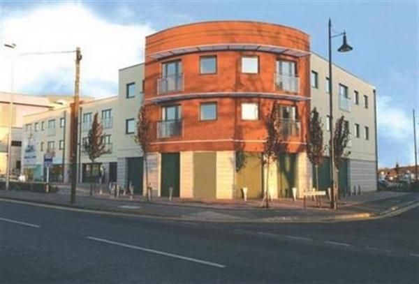 Flat to rent in West Gate Plaza, Moor Street, West Bromwich