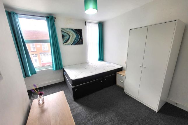 Flat 3, 33 Victoria Road, Wolverhampton photo 3