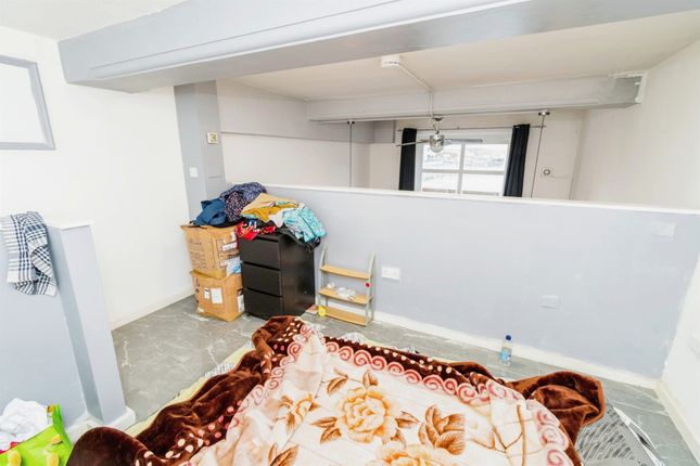 Flat for sale in Andersons Road, Southampton