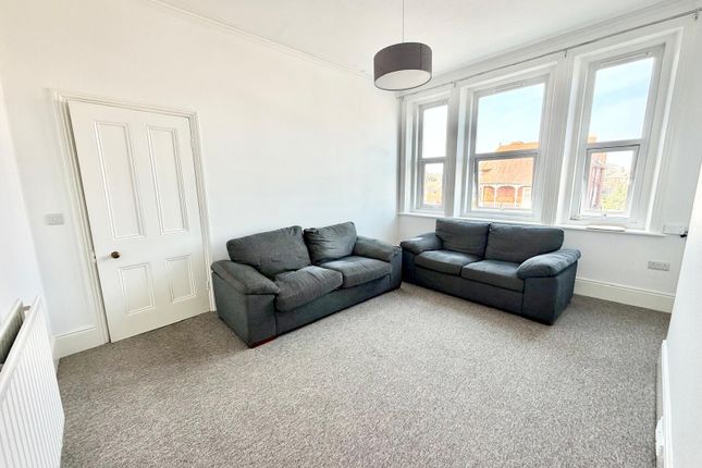 79 - 81,Flat 5, Westgate Bay Avenue, Westgate-on-sea photo 3