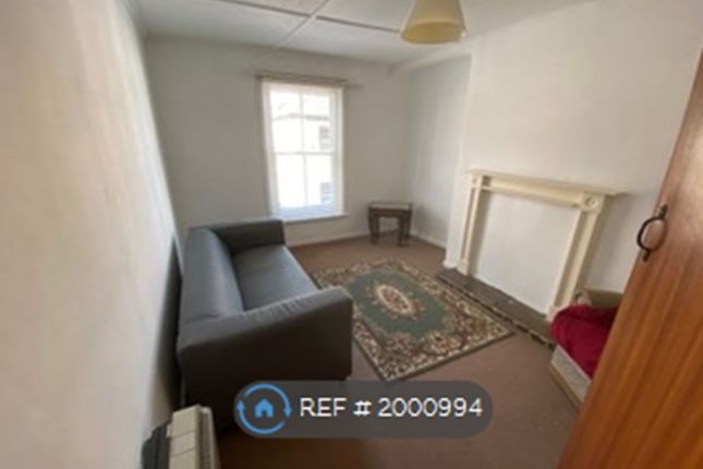 Flat to rent in Fore Street, Chacewater, Truro