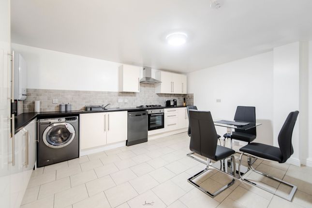 Room 2, 10A, Borough Road, St Helens photo 5