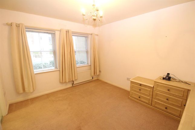 Flat for sale in Kingswood Court, Tynemouth, North Shields