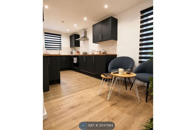 Flat, Swinley Lane, Wigan photo 3