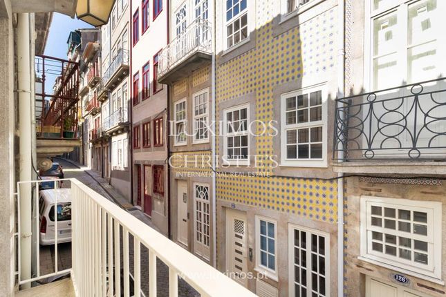 Block of flats for sale in São Nicolau, Porto, Portugal