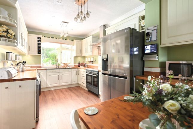 75, Crookham Road, Fleet photo 2