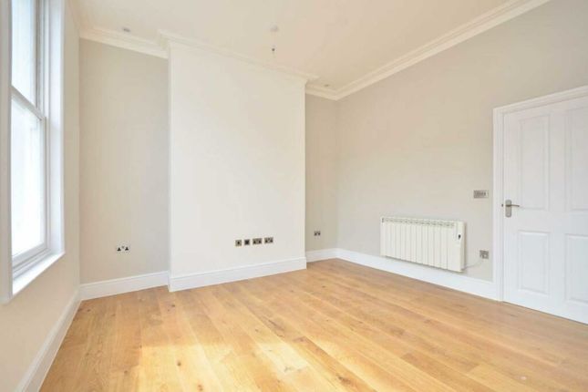 Flat to rent in Norwood Road, London