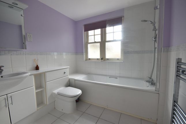 Flat for sale in 61 Massetts Road, Horley, Surrey