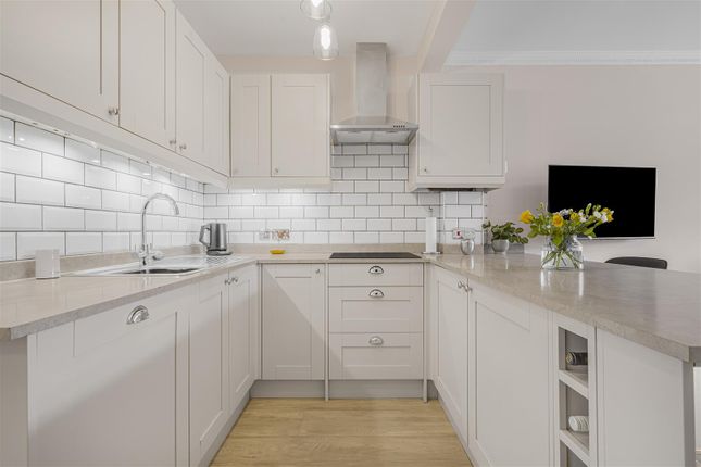 31A, Eton Wick Road, Windsor photo 4