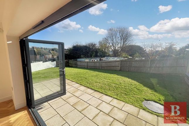 70a, Mile Oak Road, Brighton photo 3