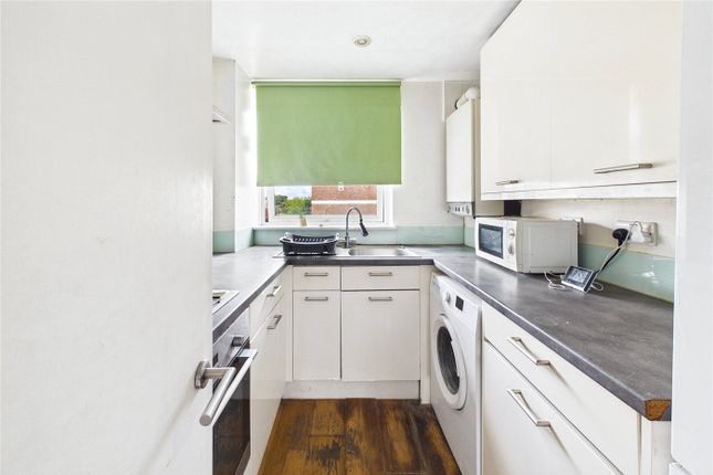 15, Beechcroft Close, London photo 4