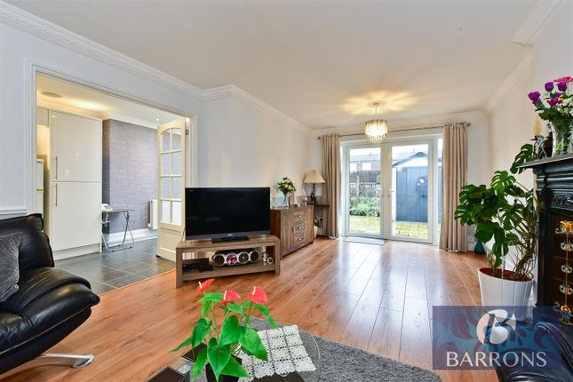 155, Wheatcroft, Cheshunt photo 2