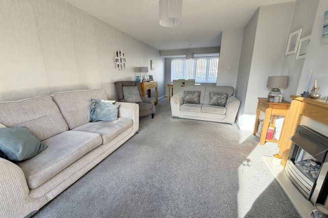 5, Chartwell, FRIMLEY GREEN photo 3