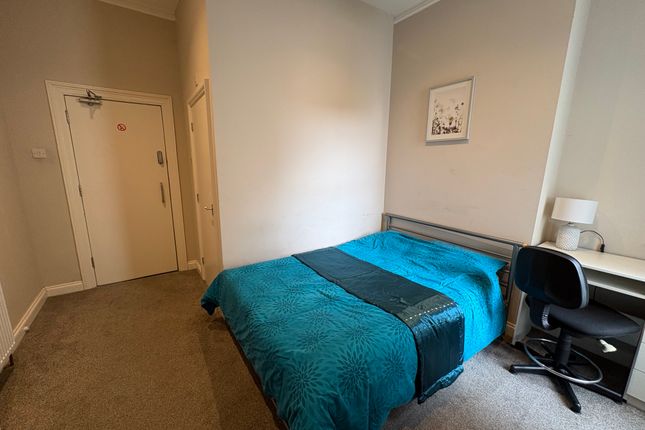 Room 2, 49, Worthing Road, Southsea photo 3