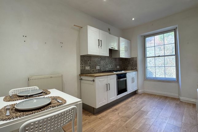 50,Flat 3, West Street, Tavistock photo 4