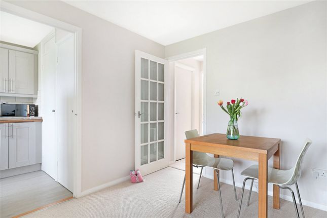 Flat for sale in Gandhi Close, Walthamstow, London