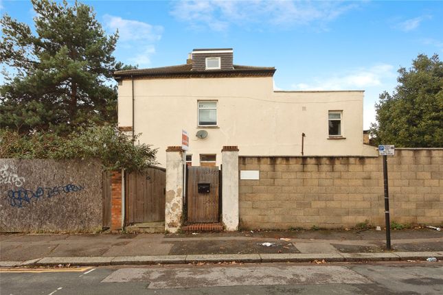 Thumbnail Flat for sale in Langthorne Road, Leyton, London