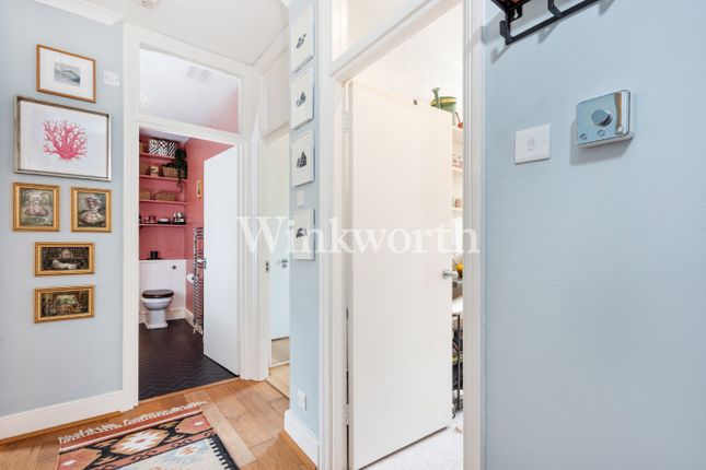 Flat for sale in Brownswood Road, London