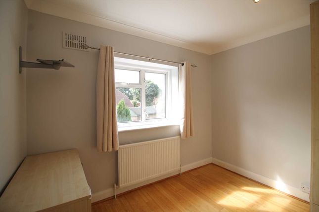 Amberwood Rise, New Malden photo 4