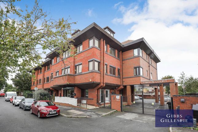 Flat 14 Crimson Court, 1390, Uxbridge Road, Uxbridge photo 2