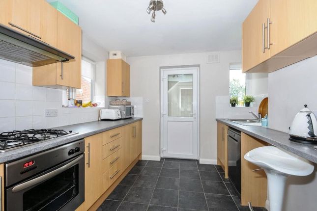 2, Highfields, Ascot photo 5