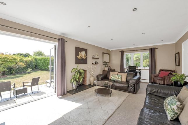 20, Lybury Lane, St. Albans photo 4