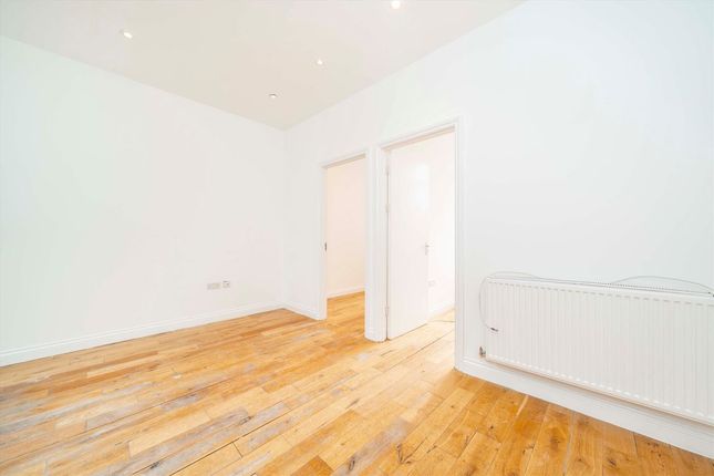 Flat 1, 82, High Street, Acton photo 5