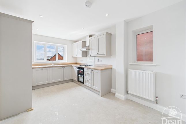 1, School Close, cinderford photo 2