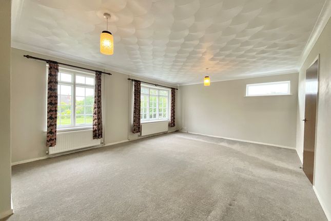 10 Chapel Close, Crewe photo 2