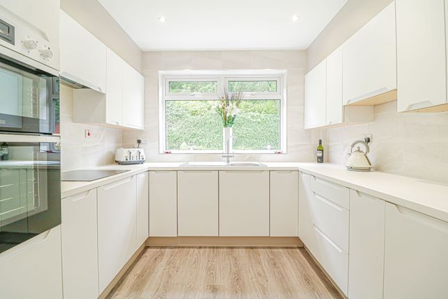6 Cherry Wood Close, Manchester photo 2