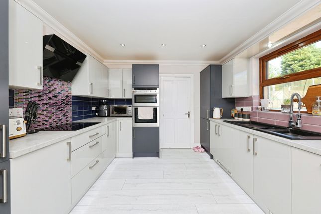 6, Trem Y Cwm, St. Clears photo 2
