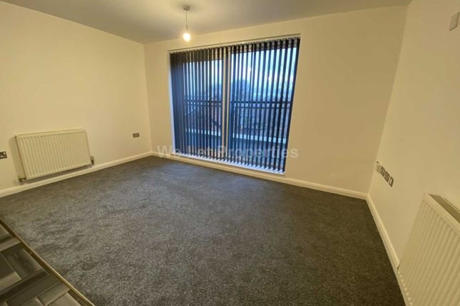 84, Romana Square, Altrincham photo 2
