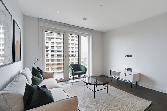 Thumbnail Flat for sale in Fountain Park Way, London