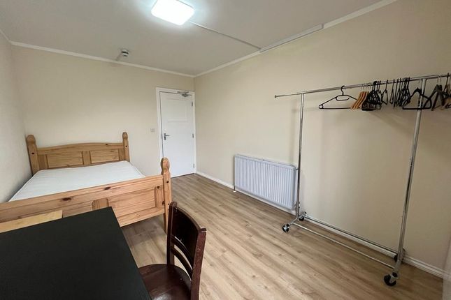 Room D, Bristol photo 3