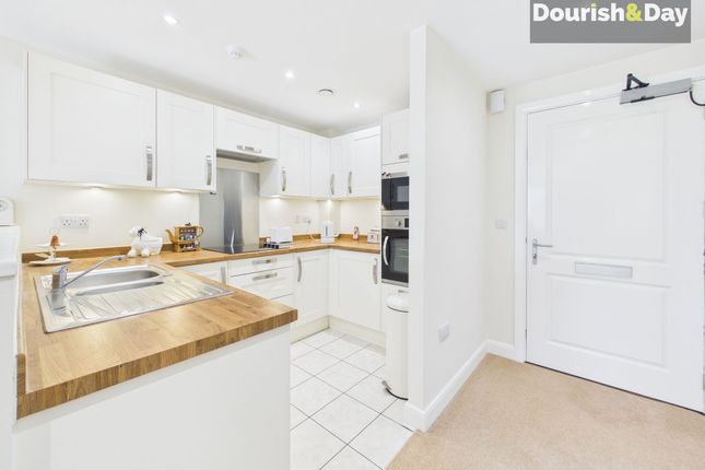 Apt 30, Brooklands House, Stafford photo 2