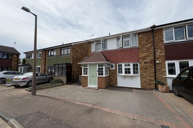3-bed house on 8., High Ash Close, Stanford-Le-Hope, £1,900/mo