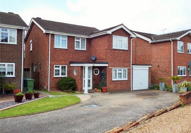 Thumbnail Detached house for sale in Marrowbrook Close, Farnborough, Hampshire