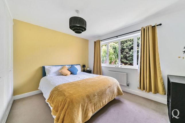 42, Lorimar Court, Kent photo 5