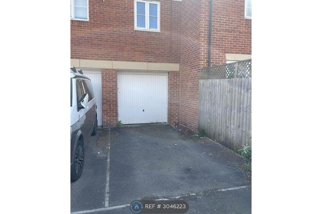 Maritime Court, Hempsted, Gloucester photo 3