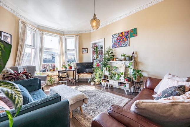 Flat 2/2, 121 Craigpark Drive, Dennistoun, Glasgow photo 3