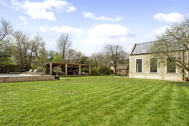 Detached house to rent in Witney Street, Burford, Oxfordshire