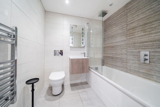 Flat 1, Berkeley Court, 48, Masons Hill, Bromley photo 4