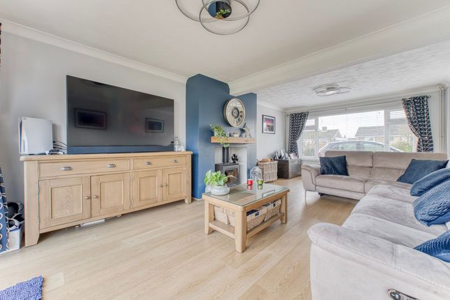 12 Middlemarch Road, Dereham photo 3