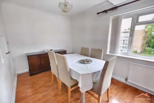 Flat for sale in Mentmore Court, September Way, Stanmore, Stanmore