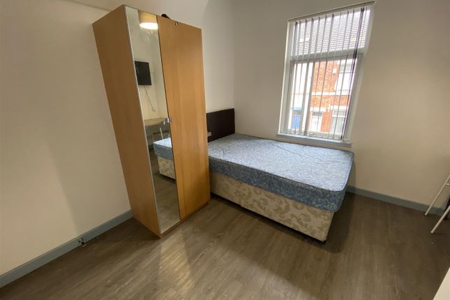 Ensuite Bedroom 2