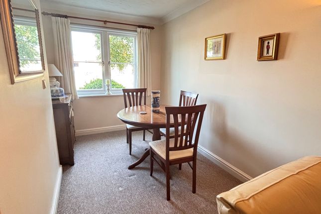 Flat 12, Castlemeads Court, Gloucester photo 3