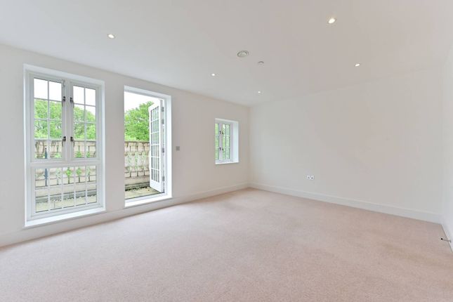 Terraced house to rent in Upper Richmond Road, Barnes, London