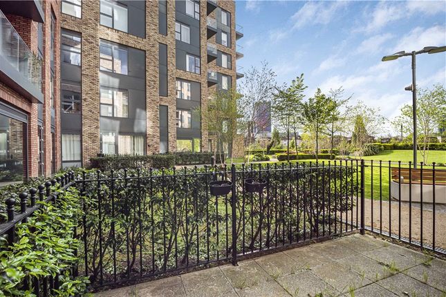 Flat for sale in Cherry Orchard Road, Croydon