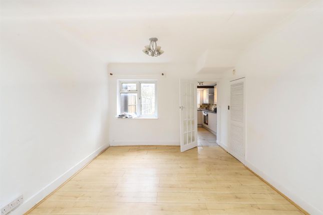 12, Padcroft Road, West Drayton photo 2